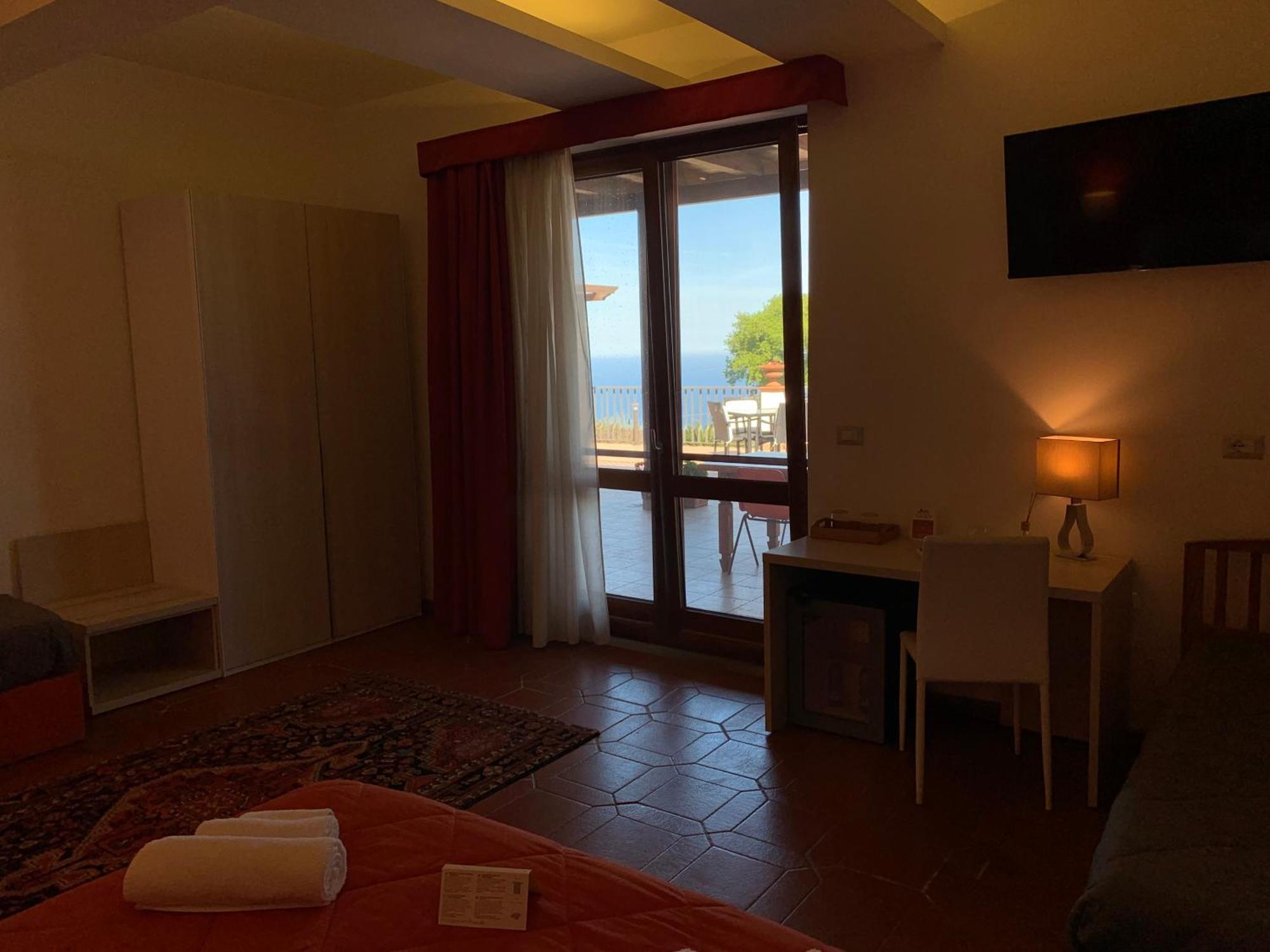 Villa Zufro Vibo Valentia Exterior photo